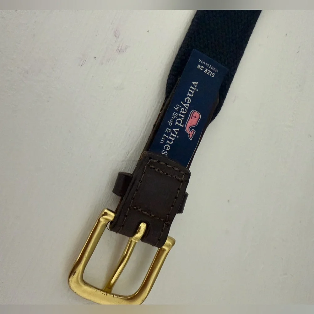 Vineyard Vines boys belt size 28